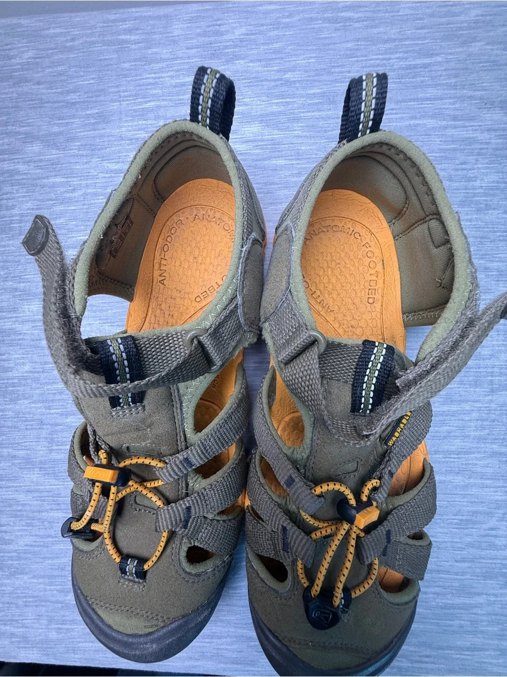 Keen Newport H2 Olive Orange Fisherman Sandals Youth Sz 6
